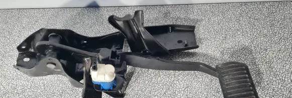 Volvo XC70 Brake pedal 31317316