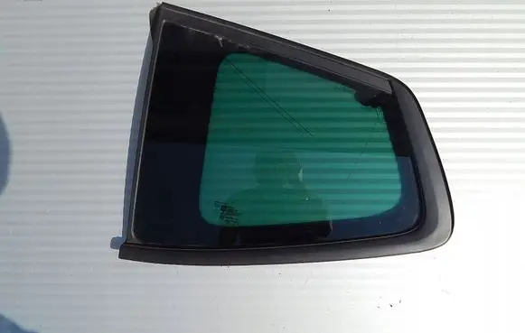Opel Zafira C Front triangle window/glass 165KM