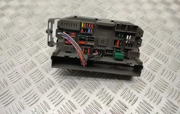 BMW X6 E71 Fuse module 914511501 9145115