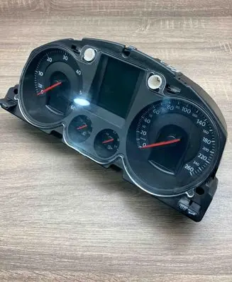 Volkswagen PASSAT B6 Speedometer (instrument cluster) 3C0920871E V0002000