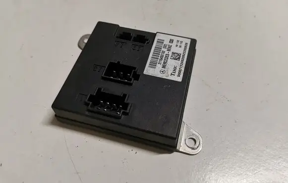 Mercedes-Benz E W211 Comfort/convenience module 2115452132