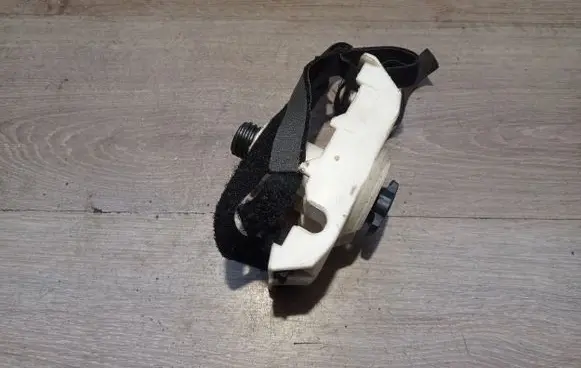 Volvo S60 Spare wheel mounting bracket 8626133 9159082