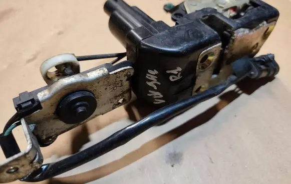 Chrysler Voyager Front door lock