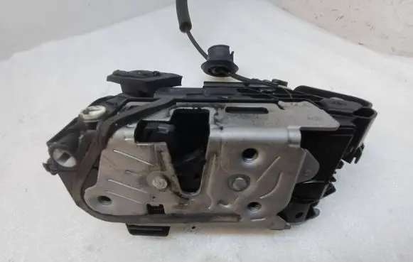 Audi A1 Rear door lock 5TA839015Q A046465