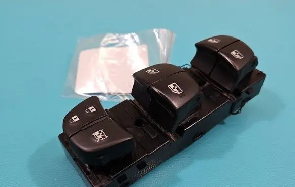 Nissan Qashqai Electric window control switch IMPRK1481639