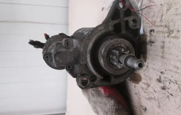 Volkswagen Golf III Starter motor