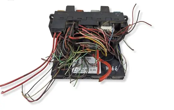 Mercedes-Benz C W203 Fuse module 2035452701 A2035452701