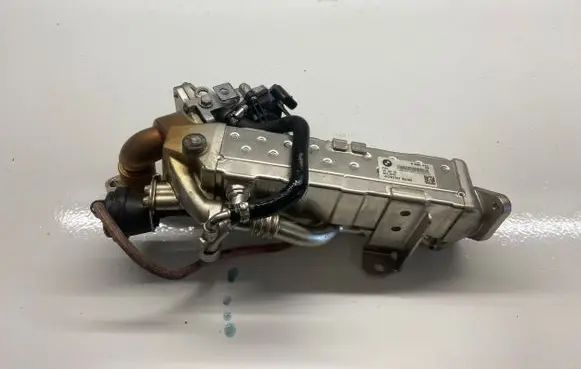 BMW 3 F30 F35 F31 EGR valve cooler 8596444