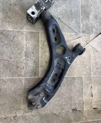 Volkswagen Tiguan Front lower control arm/wishbone