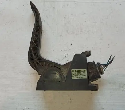 Mercedes-Benz Sprinter W901 W902 W903 W904 Accelerator throttle pedal A9013000404 0281002335