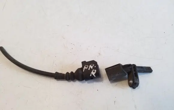 Volkswagen PASSAT B6 ABS brake wheel speed sensor 7H0927804