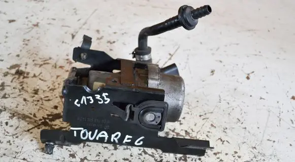 Volkswagen Touareg I Vacuum pump 8E0927317A 0609051376 00844001