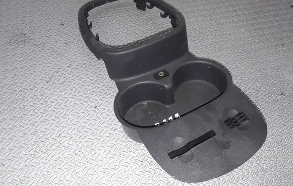 Cup holder front