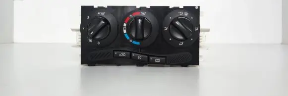 Mercedes-Benz A W168 Climate control unit 1688300485 Q142600 3298HW3997