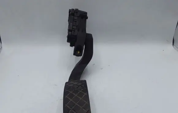 Audi A6 S6 C5 4B Accelerator throttle pedal 8D1721523 6PV00777007