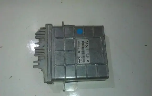 Opel Vectra B Engine control unit/module 0281001335 90464735