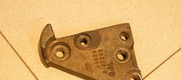 Hyundai ix35 Engine mounting bracket 21825-2S200