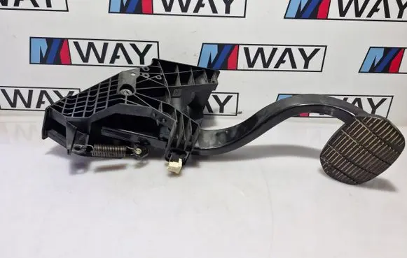 BMW 2 F45 Brake pedal 