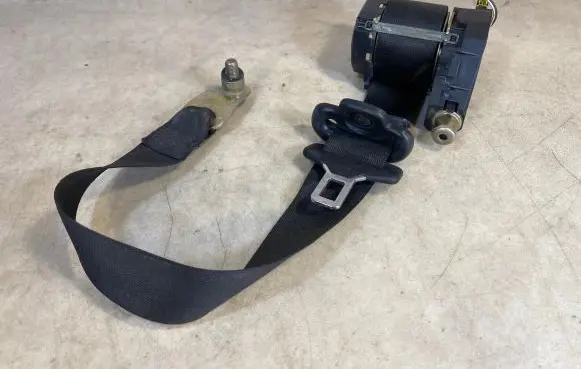 Mercedes-Benz G W461 W463 1st Gen Rear seatbelt A4638602085
