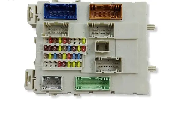 Ford Kuga II Fuse module 010012 000084 30S599F17F07