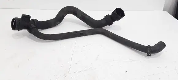 Volkswagen PASSAT B5.5 Engine coolant pipe/hose
