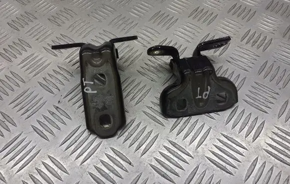 Opel Astra J Rear door upper hinge 