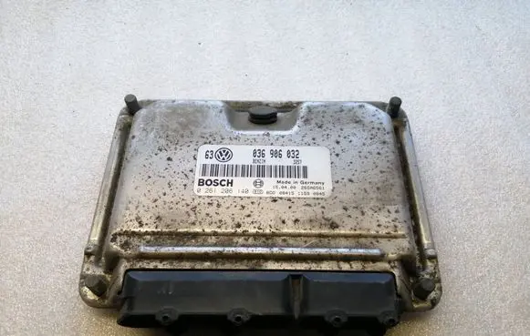 Volkswagen Golf IV Engine control unit/module 036906032 26SA6561 0261206140
