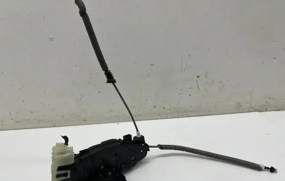 Mercedes-Benz CLA C118 X118 Front door lock A0997203202