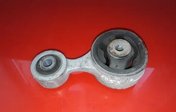Honda Civic IX Engine mount bracket 089015