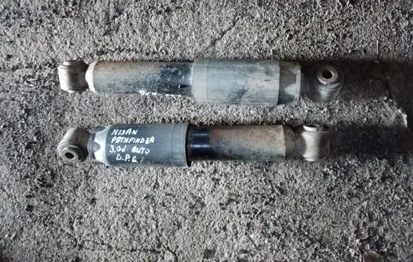 Nissan Pathfinder R51 Rear shock absorber/damper