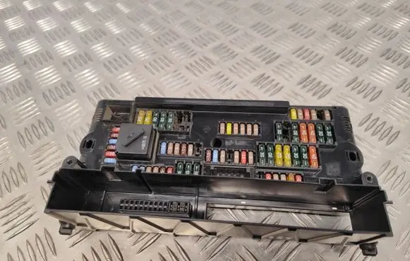 BMW 7 F01 F02 F03 F04 Fuse module 9151320