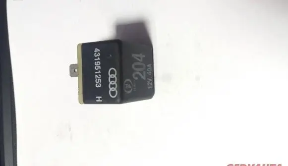 Volkswagen PASSAT B5 Other relay 431951253H