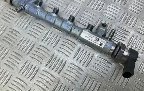 Audi A5 8T 8F Fuel main line pipe 03L130089Q 03L906054 057130764AB