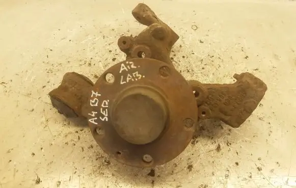 Audi A4 S4 B7 8E 8H Rear wheel hub spindle/knuckle 