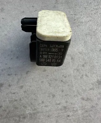 Mercedes-Benz GL X166 Airbag deployment crash/impact sensor A1668210151 56054085AA