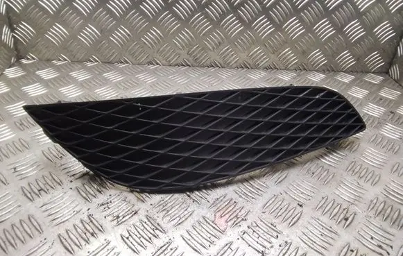 Opel Astra H Front bumper lower grill 13225763