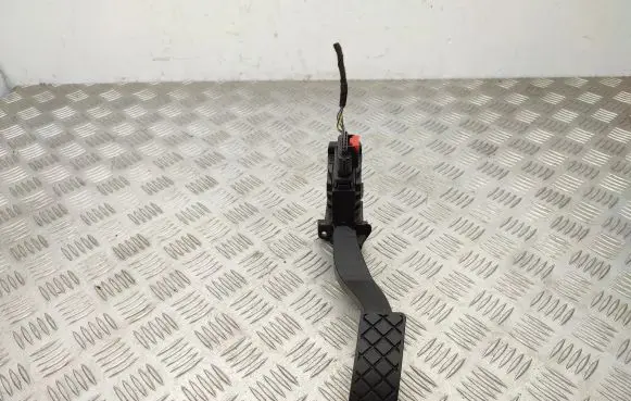 Skoda Octavia Mk3 (5E) Accelerator throttle pedal 5Q1723503H