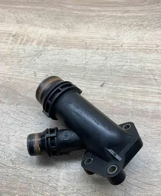 BMW 5 E39 Engine coolant pipe/hose 2247744