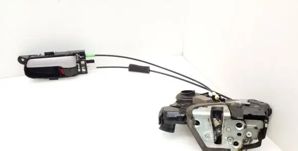 Suzuki Grand Vitara II Front door lock 6061605