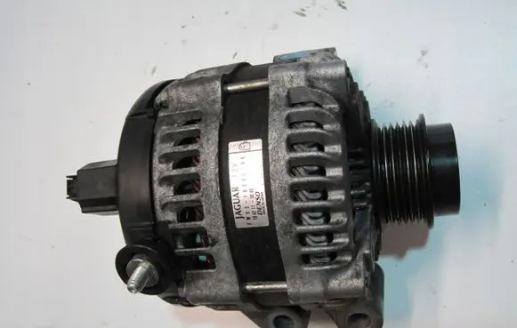 Jaguar F-Pace Generator/alternator FW9310300BB