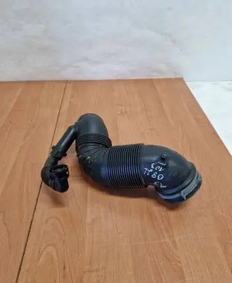 Audi A3 S3 A3 Sportback 8P Air intake hose/pipe 3C0129654P ETB446197