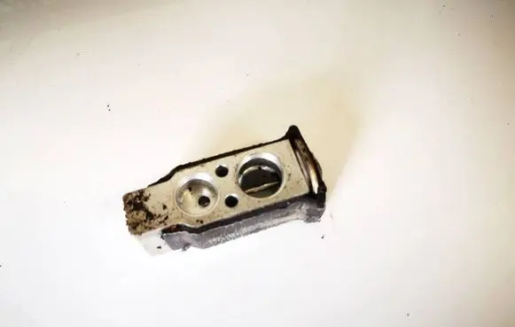 Subaru Legacy Air conditioning (A/C) expansion valve 