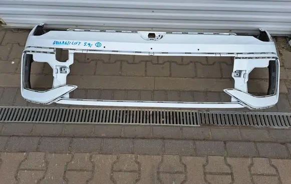 Volkswagen Golf VIII Front bumper 5H0807221S