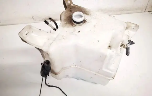 Toyota Highlander XU40 Windshield washer fluid reservoir/tank