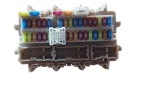 Nissan X-Trail T32 Fuse module 4CL0BDM