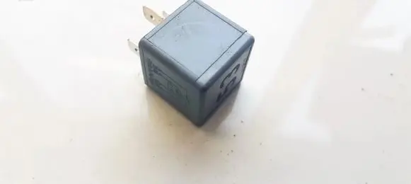 Volkswagen Golf IV Other relay 141951253B V23134B52X227
