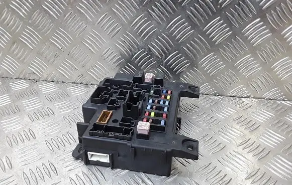 Citroen C-Crosser Fuse module 8637A319