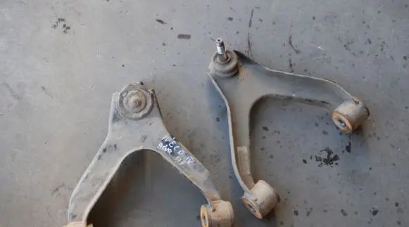 Iveco Daily 6th gen Front upper control arm/wishbone XXX 130KM