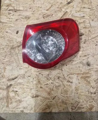 Volkswagen PASSAT B6 Rear/tail lights 11B867
