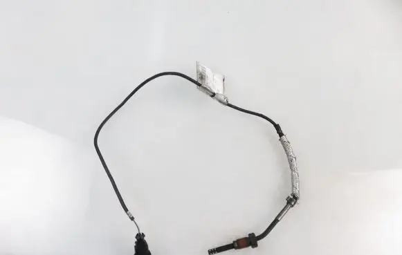 Volkswagen PASSAT B6 Exhaust gas temperature sensor 03G906088AN